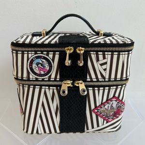 Rare+HTF🏆 Henri Bendel Disturbed Stripes Train Case
